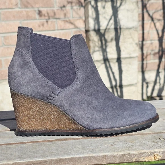 Trask Tatum wedge bootie in indigo suede - Picture 3 of 9